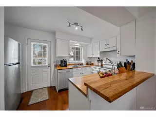 Photo #5: 2288478 Listing