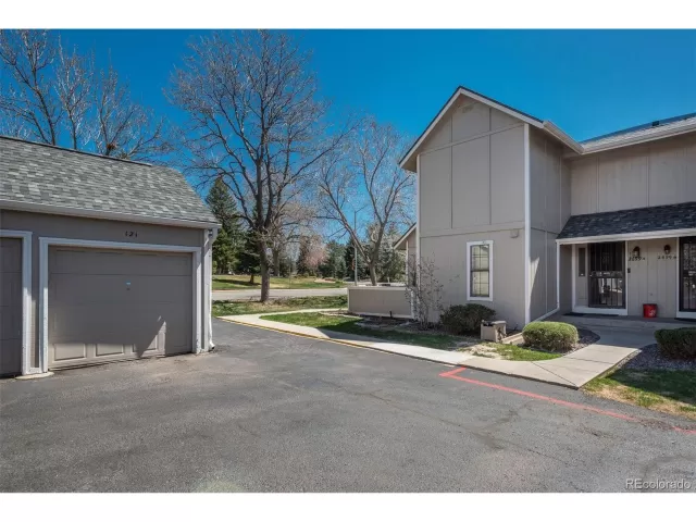 MLS: 2290033 Condo For Sale