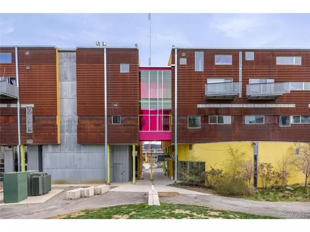 MLS: 2292110 Condo For Sale