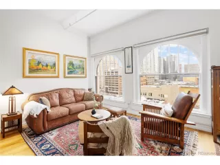 Photo #4: 2294091 Listing