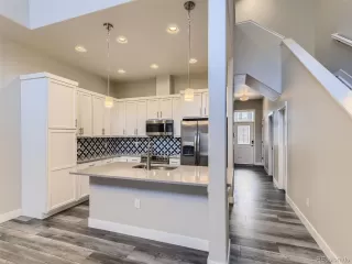 Photo #6: 2296966 Listing