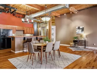 Photo #2: 2298459 Listing