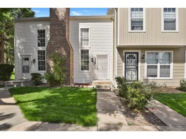 MLS: 2298476 Condo For Sale