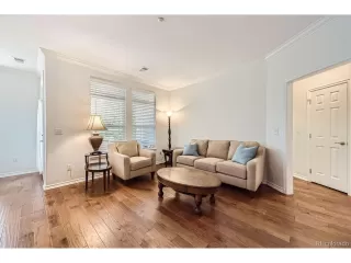 Photo #5: 2301568 Listing 