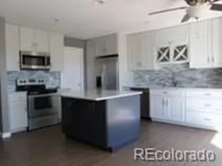 Photo #6: 2302098 Listing