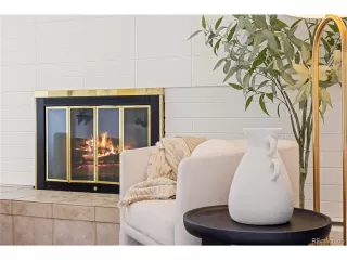 Photo #4: 2304093 Listing