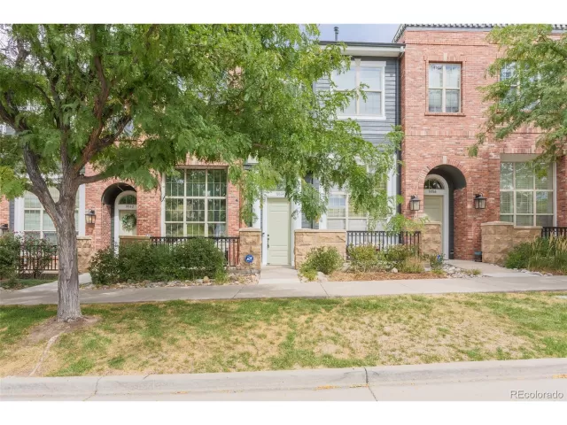 MLS: 2304663 Condo For Sale