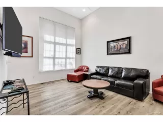 Photo #4: 2304663 Listing