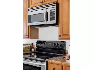 Photo #5: 2306366 Listing