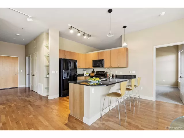 MLS: 2307917 Condo For Sale