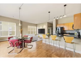 Photo #3: 2307917 Listing 