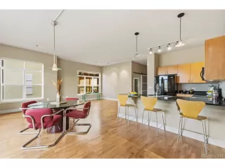 Photo #4: 2307917 Listing 