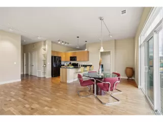 Photo #5: 2307917 Listing 