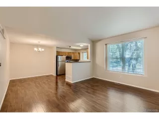 Photo #3: 2308487 Listing