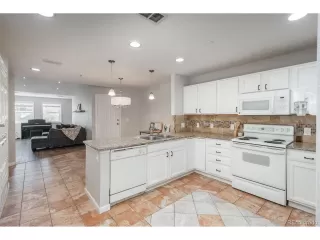 Photo #4: 2308858 Listing 