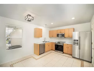 Photo #4: 2309176 Listing