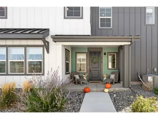 Photo #2: 2310962 Listing