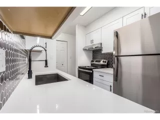 Photo #2: 2312031 Listing