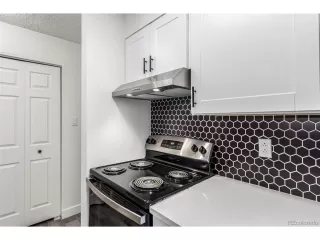 Photo #4: 2312031 Listing