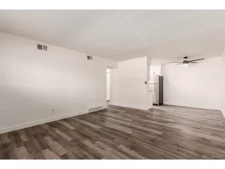 Photo #5: 2312031 Listing