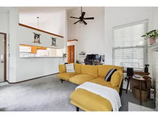 Photo #4: 2314708 Listing