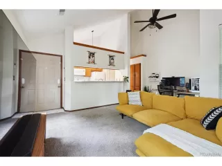 Photo #5: 2314708 Listing