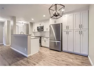 Photo #5: 2320958 Listing