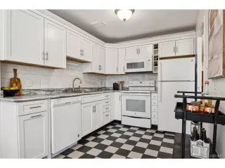 Photo #6: 2321669 Listing 