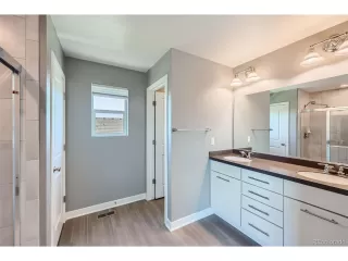 Photo #6: 2321987 Listing