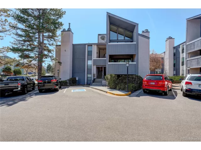 MLS: 2324417 Condo For Sale