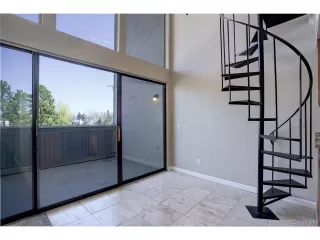 Photo #2: 2324417 Listing