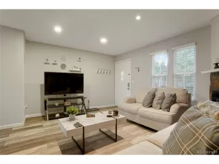 Photo #4: 2325620 Listing