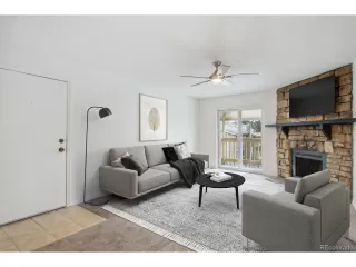 Photo #2: 2326412 Listing