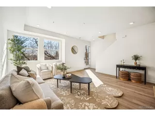 Photo #2: 2328345 Listing