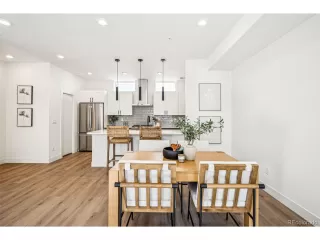 Photo #5: 2328345 Listing