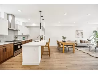 Photo #6: 2328345 Listing