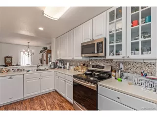 Photo #5: 2330126 Listing