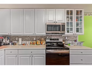 Photo #6: 2330126 Listing