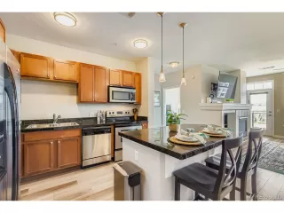 Photo #4: 2331800 Listing