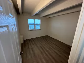 Photo #6: 2332448 Listing