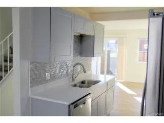 Photo #6: 2334129 Listing 