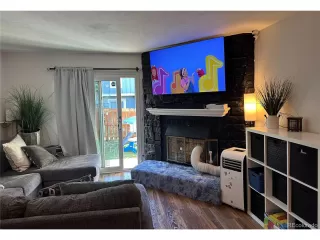 Photo #3: 2334588 Listing