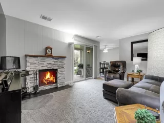 Photo #6: 2335265 Listing