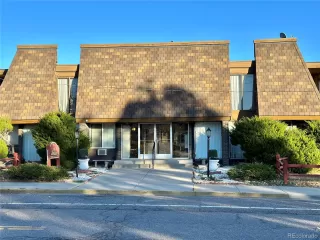 Photo #4: 2335629 Listing