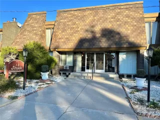 Photo #5: 2335629 Listing