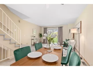 Photo #5: 2337678 Listing 