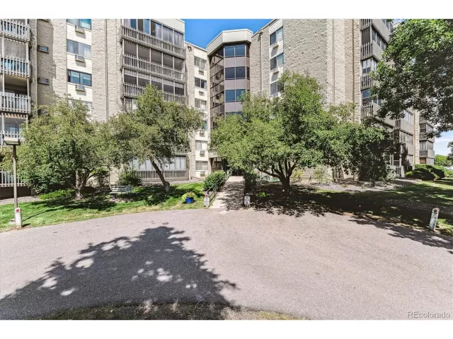 MLS: 2340218 Condo For Sale