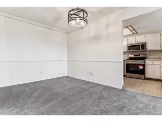 Photo #4: 2340218 Listing