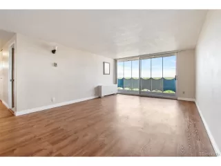 Photo #6: 2340238 Listing 