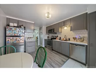 Photo #4: 2344841 Listing